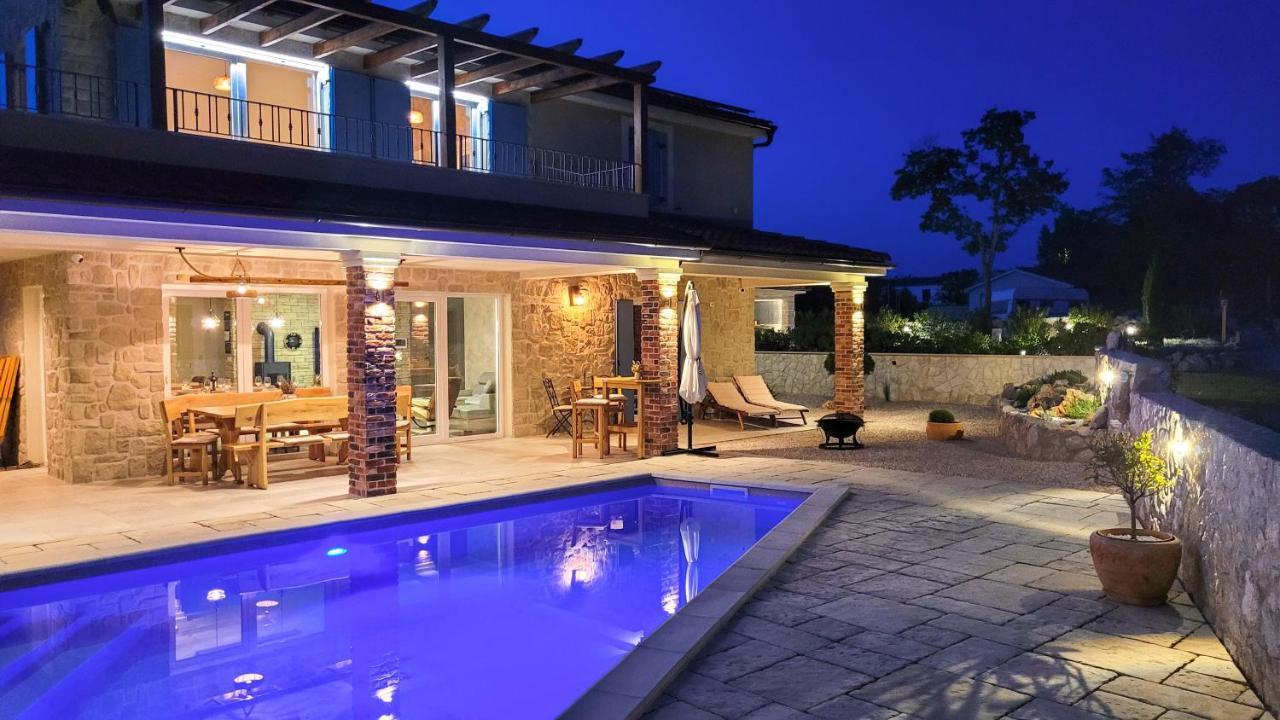 Villa Alara - Charming Villa With Heated Swimming Pool Milohnici Exterior foto