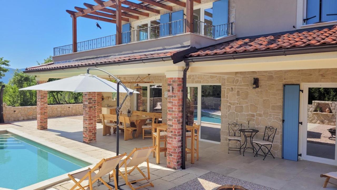Villa Alara - Charming Villa With Heated Swimming Pool Milohnici Exterior foto