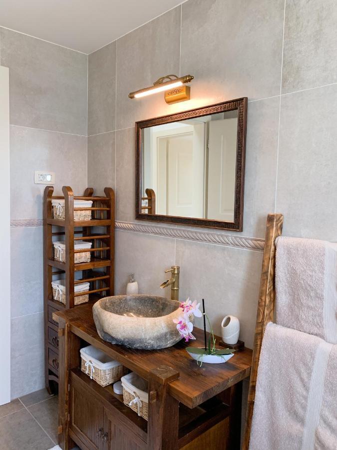 Villa Alara - Charming Villa With Heated Swimming Pool Milohnici Exterior foto